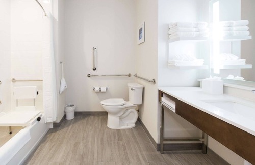 Mustang Hotel | Hampton Inn Mustang