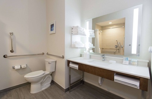 Mustang Hotel | Hampton Inn Mustang