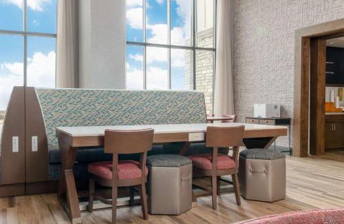Agua Dulce Hotel | Hampton Inn & Suites Porter Ranch Los Angeles