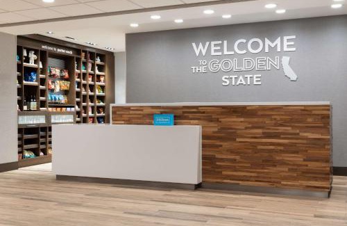 Agua Dulce Hotel | Hampton Inn & Suites Porter Ranch Los Angeles