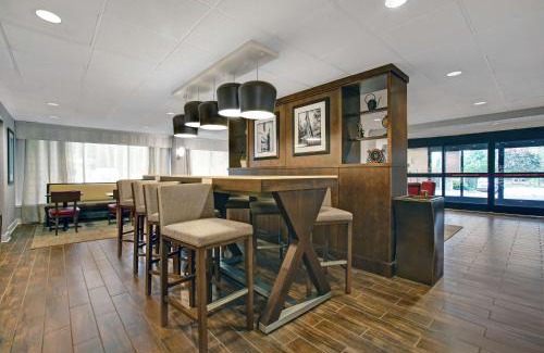 South Salisbury Hotel | Hampton Inn Salisbury
