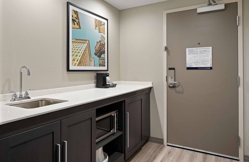 Cranberry Township Hotel | Hampton Inn & Suites Cranberry Pittsburgh
