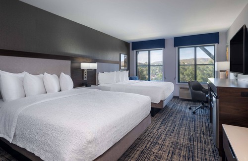 Agoura Hills Hotel | Hampton Inn & Suites Agoura Hills