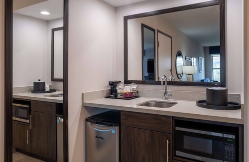 Agoura Hills Hotel | Hampton Inn & Suites Agoura Hills
