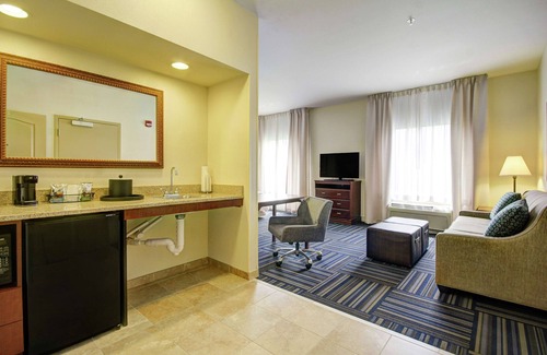 Alexandria Hotel | Hampton Inn & Suites Alexandria