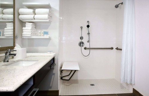 Aberdeen Hotel | Hampton Inn & Suites Baltimore/Aberdeen
