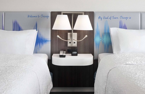Summit Hotel | Hampton Inn & Suites Bridgeview Chicago