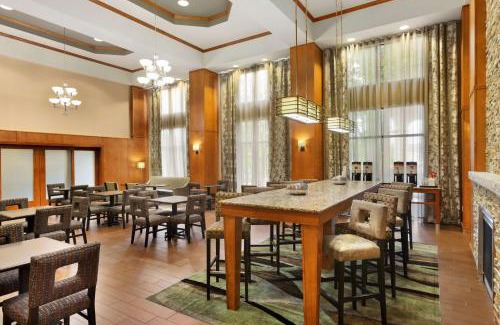 Bedford Hotel | Hampton Inn & Suites by Hilton Manchester Bedford