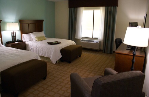 Center Hotel | Hampton Inn & Suites Center