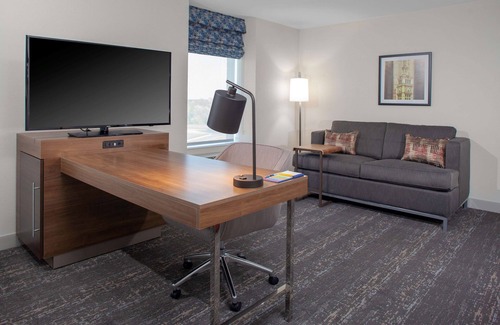 Burr Ridge Hotel | Hampton Inn & Suites Chicago-Burr Ridge