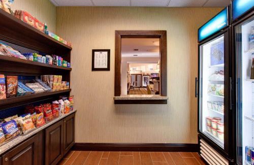 St. Charles Hotel | Hampton Inn & Suites Chicago/Saint Charles