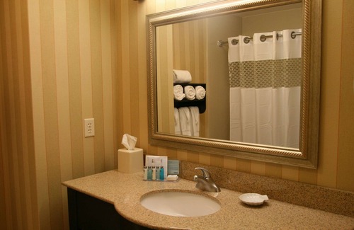 St. Charles Hotel | Hampton Inn & Suites Chicago/St. Charles