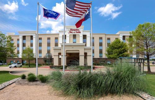 DeSoto Hotel | Hampton Inn & Suites Dallas-DeSoto