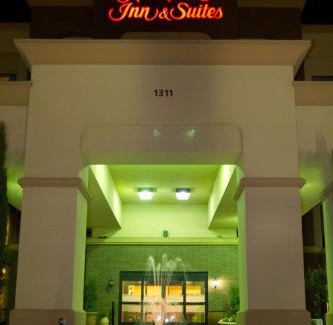 DeSoto Hotel | Hampton Inn & Suites Dallas-DeSoto