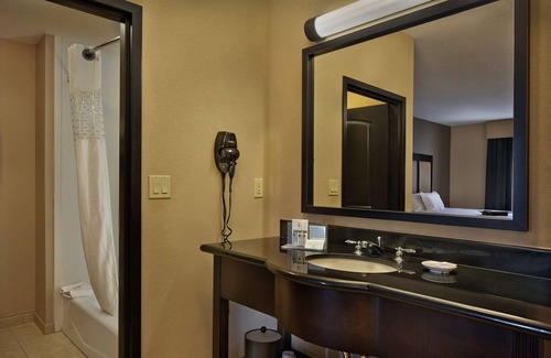 Decatur Hotel | Hampton Inn & Suites Decatur