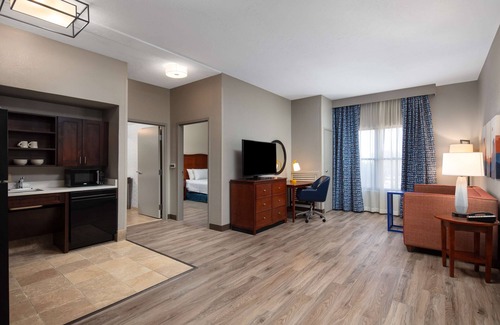Biggs Field Hotel | Hampton Inn & Suites El Paso-Airport