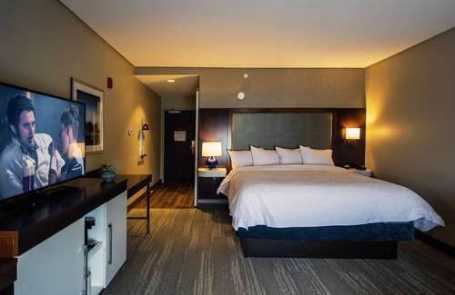 Foxboro Hotel | Hampton Inn & Suites Foxborough/Mansfield