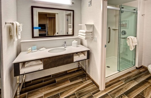 Franklin Hotel | Hampton Inn & Suites Franklin Berry Farms