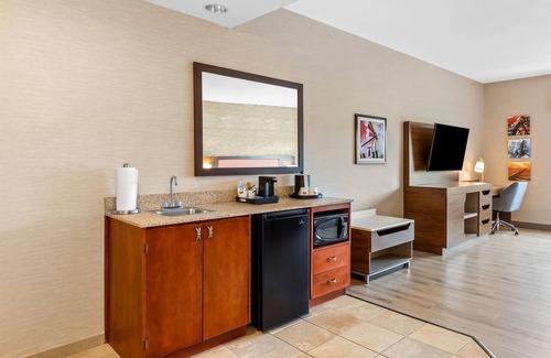 Mercer Hotel | Hampton Inn & Suites Grove City