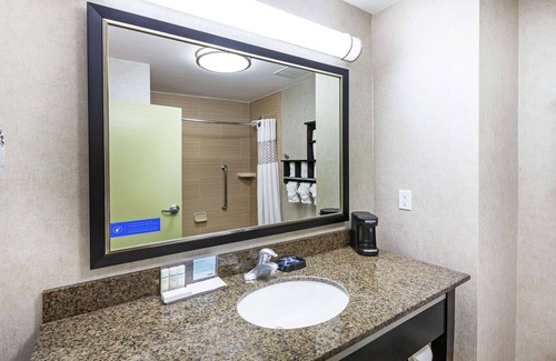 League City Hotel | Hampton Inn & Suites Houston/League City
