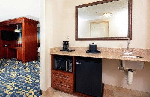 Huntersville Hotel | Hampton Inn & Suites Huntersville