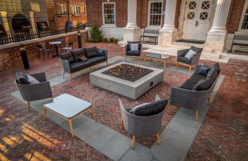 Huntington Hotel | Hampton Inn & Suites Huntington Downtown, Ny