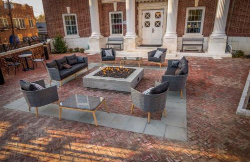 Huntington Hotel | Hampton Inn & Suites Huntington Downtown, Ny