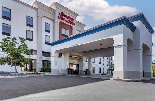 Jeffersontown Hotel | Hampton Inn & Suites Louisville East
