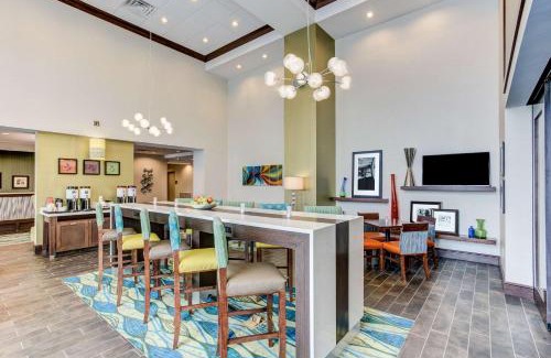 Manchester Hotel | Hampton Inn & Suites Manchester, TN