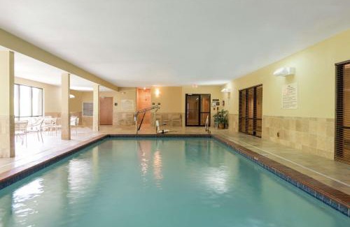 Mansfield Hotel | Hampton Inn & Suites Mansfield South @ I 71