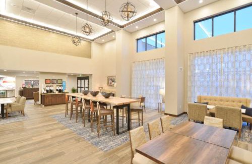 Menomonie Hotel | Hampton Inn & Suites Menomonie-UW Stout