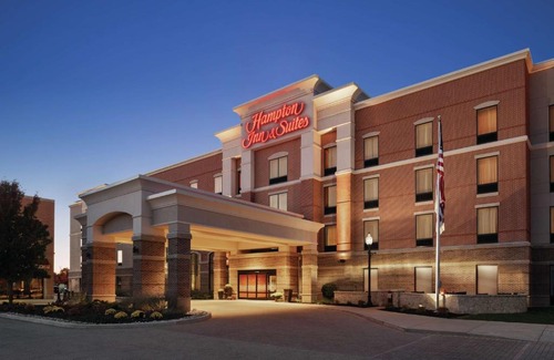 Granger Hotel | Hampton Inn & Suites Mishawaka/South Bend at Heritage Square