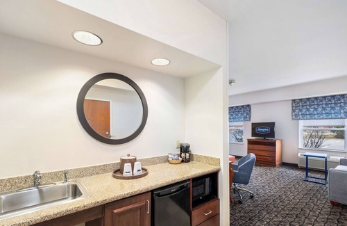 Thomaston Hotel | Hampton Inn & Suites Rockland
