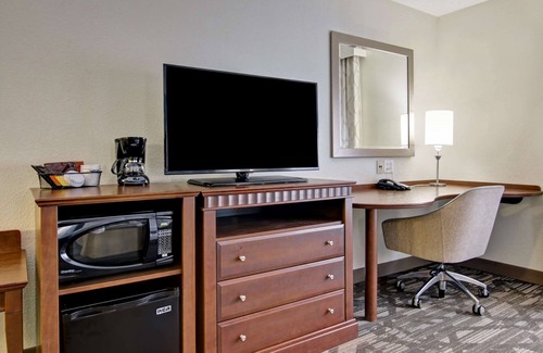 Saint John Hotel | Hampton Inn & Suites Saint John
