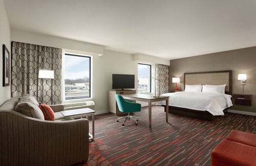Alton Hotel | Hampton Inn & Suites St. Louis/Alton