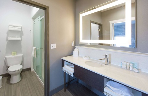 Stroud Hotel | Hampton Inn & Suites Stroud