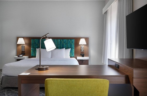 Tulsa Hotel | Hampton Inn & Suites Tulsa/Tulsa Hills