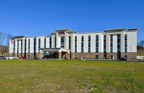 Rensselaer Hotel | Hampton Inn & Suites Albany-East Greenbush, NY