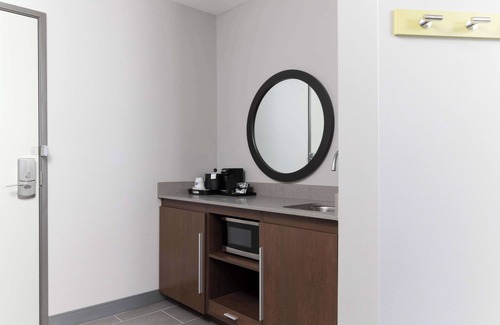 Agua Dulce Hotel | Hampton Inn & Suites Porter Ranch Los Angeles