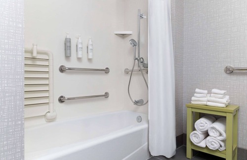 Agua Dulce Hotel | Hampton Inn & Suites Porter Ranch Los Angeles