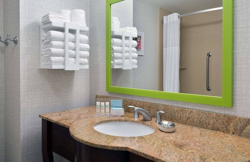 Winston - Salem Hotel | Hampton Inn & Suites Winston-Salem/University Area, NC