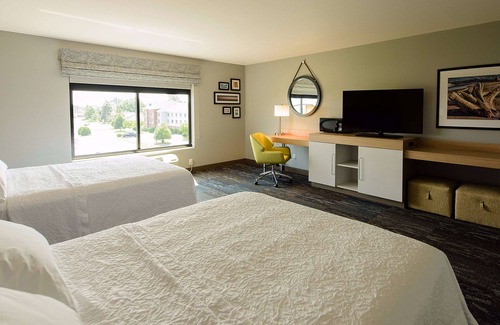Superior Hotel | Hampton Inn Superior Duluth