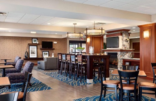 Watertown Hotel | Hampton Inn Watertown