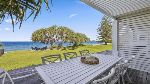 Sapphire Beach House | Hampton on the Beach - Stunning Beach Front, Sleeps 8
