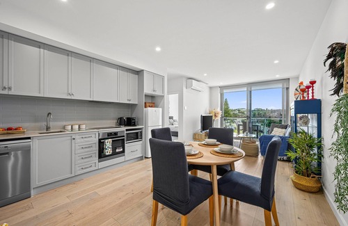Moana Apartment | Hamptons by the Beach ~ Moana - Brand New 2 Bed Coastal Apartment 50m from the Sea
