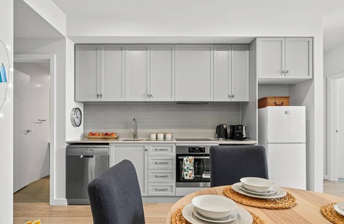 Moana Apartment | Hamptons by the Beach ~ Moana - Brand New 2 Bed Coastal Apartment 50m from the Sea