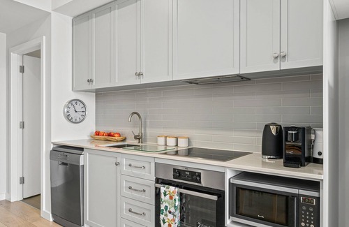 Moana Apartment | Hamptons by the Beach ~ Moana - Brand New 2 Bed Coastal Apartment 50m from the Sea