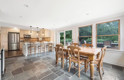 Remsenburg House | Hamptons Home! 3 bedroom/3 bath, 1.4 acres, South of S Country Rd, Remsenburg