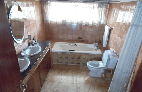 Nairobi West House | Hanan Guest House
