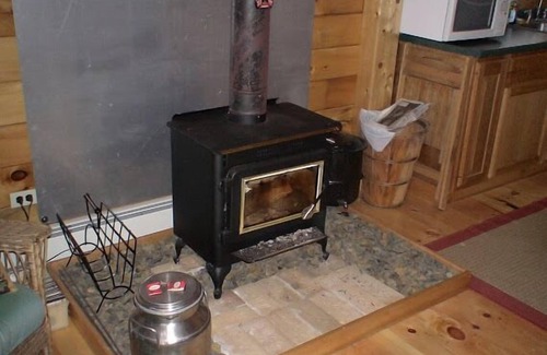 Tenants Harbor Cabin | Hand Crafted Log Cabin